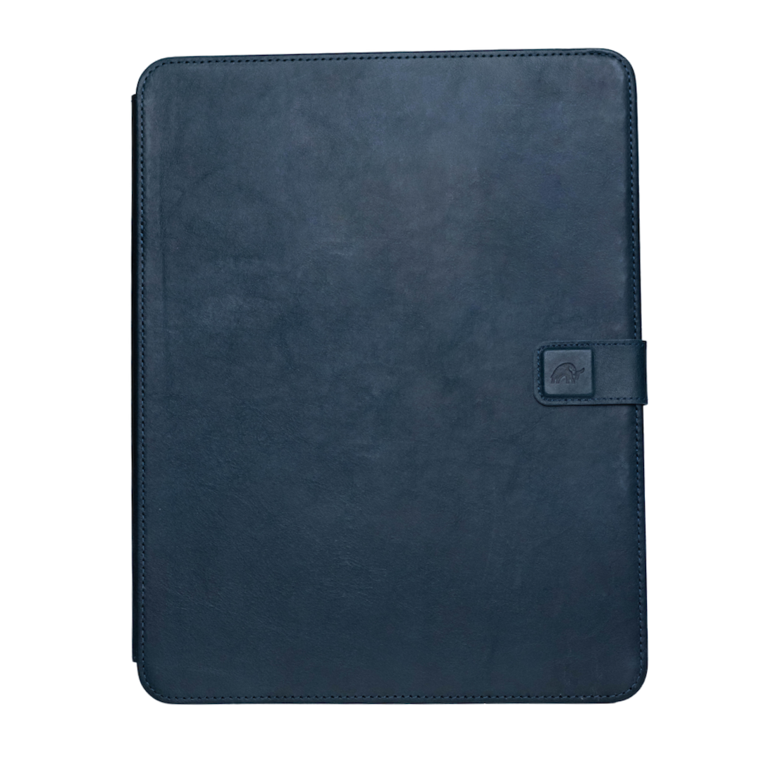 Minimalist leather case for iPhone 16 in ocean color