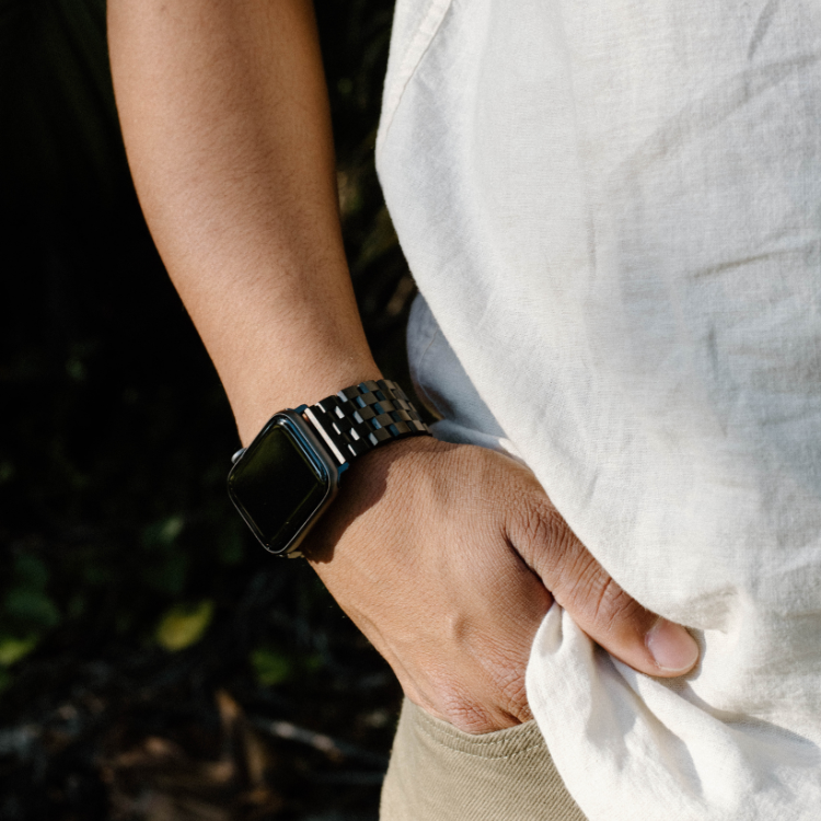 METAL Apple Watch Strap - Black Edition