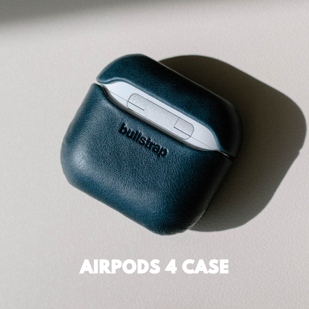 AirPods 4 case in leather with Bullstrap logo