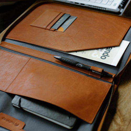 BACKORDERLeather MacBook Sleeve - Sienna