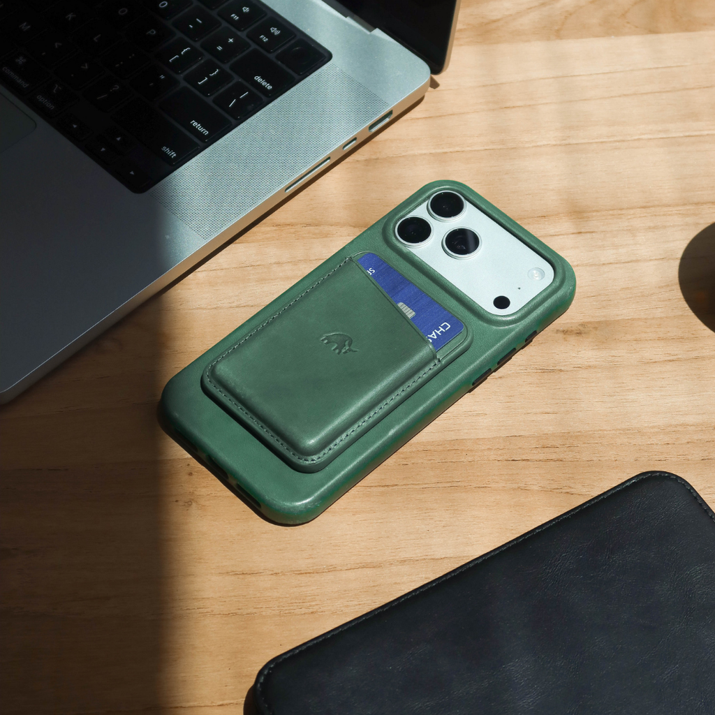 LIMITED EDITION Leather Magnetic Wallet - EVERGREEN