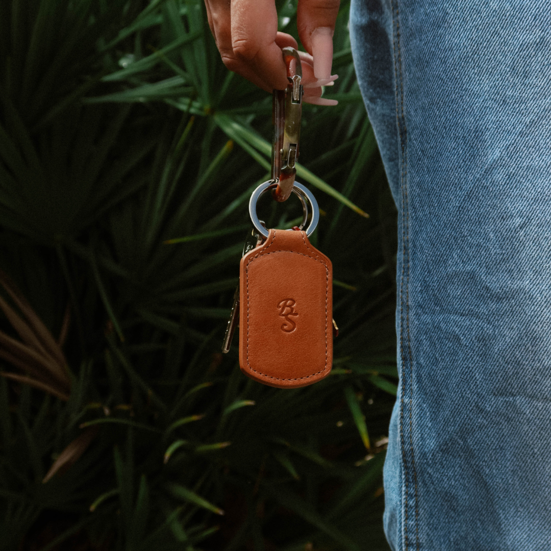 The Trace Trackable Keychain - SIENNA
