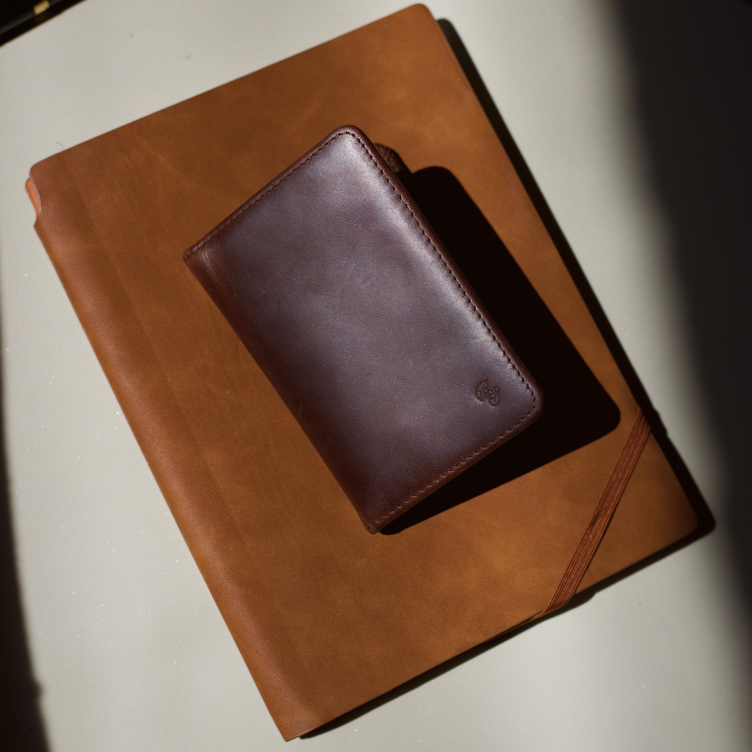 Reserve Trackable Wallet - Messenger