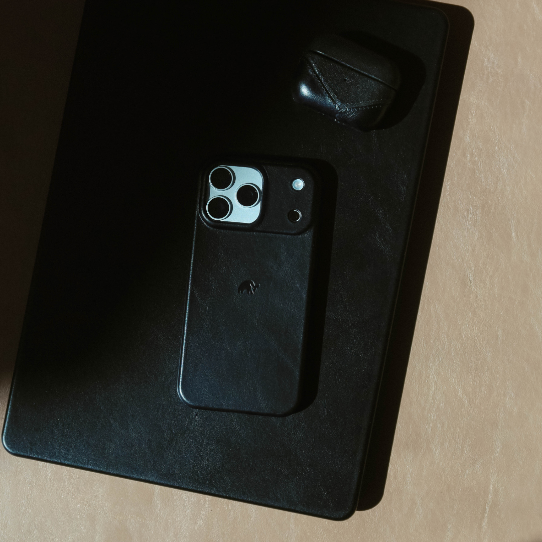 The Plateau Leather Case - BLACK EDITION