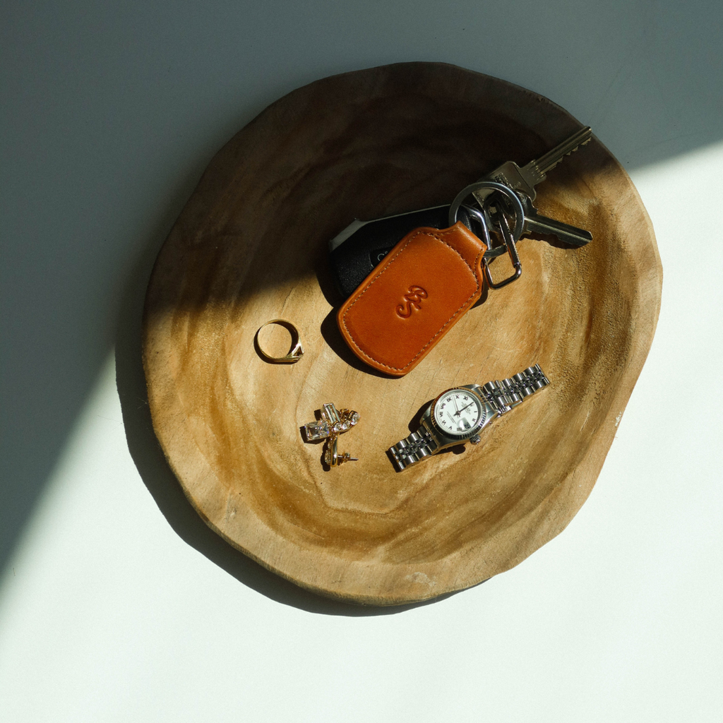 The Trace Trackable Keychain - SIENNA