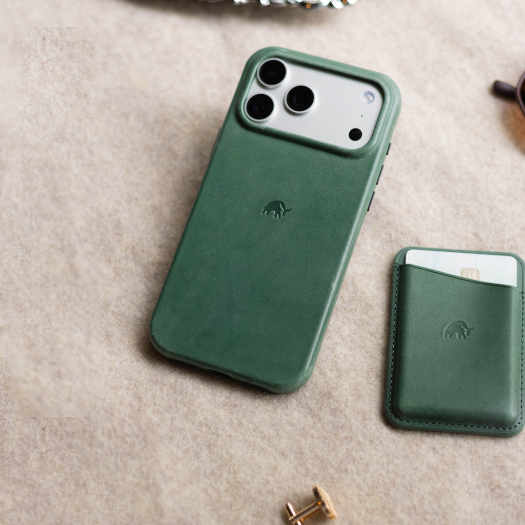 LIMITED EDITION Leather Magnetic Wallet - EVERGREEN
