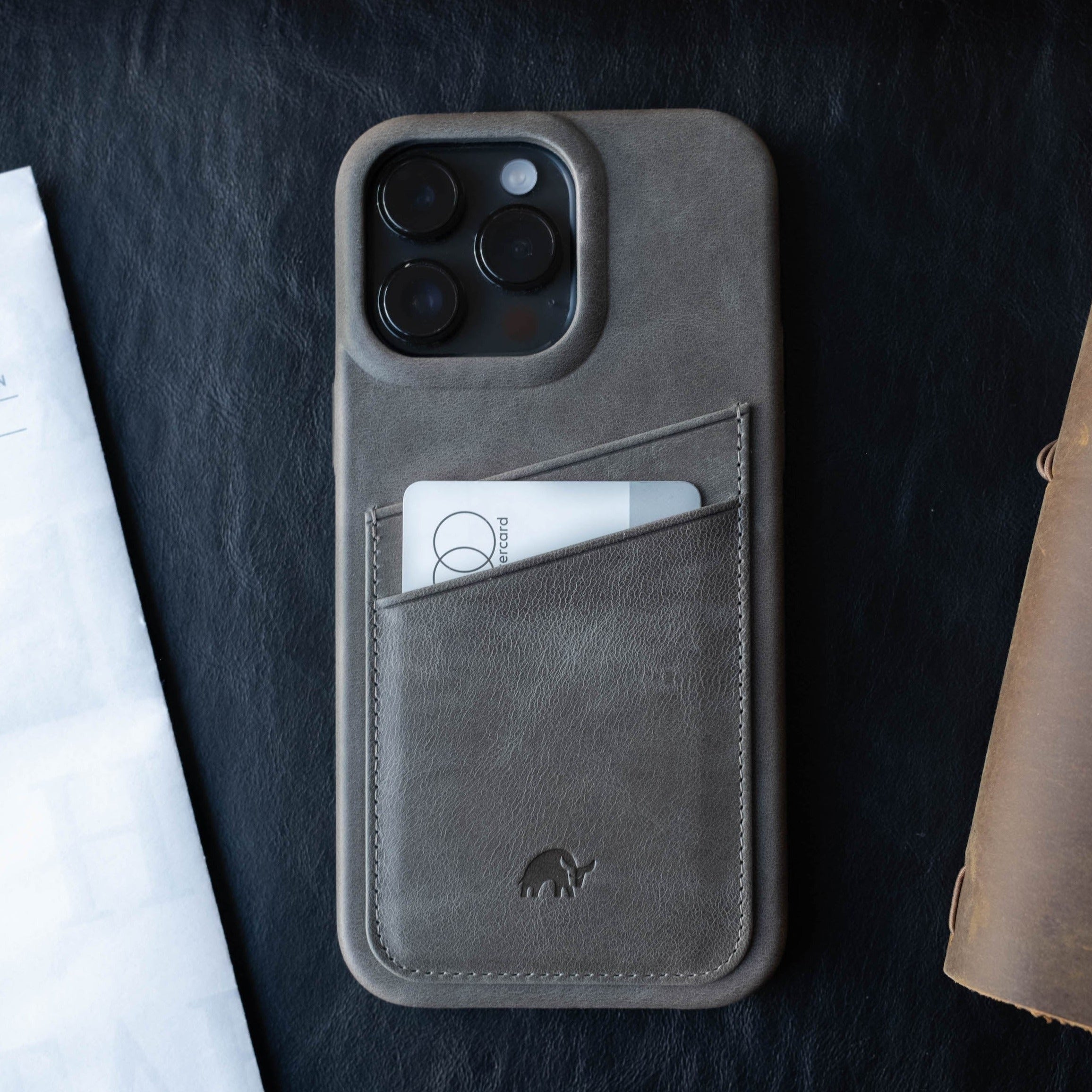 The Minimalist Portfolio Case in Slate color with card slot