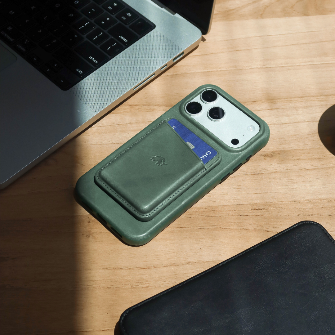 LIMITED EDITION Leather Magnetic Wallet - EVERGREEN