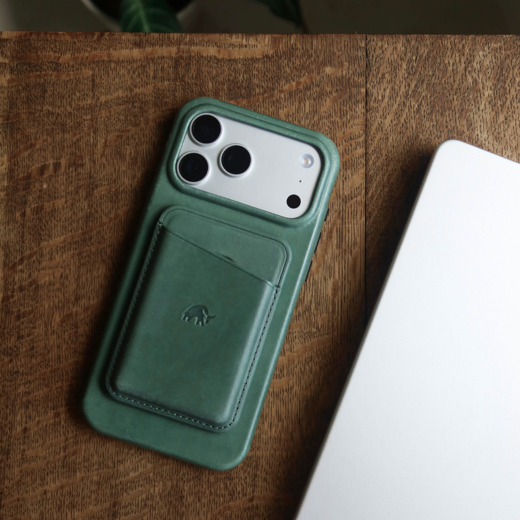 LIMITED EDITION Leather Magnetic Wallet - EVERGREEN