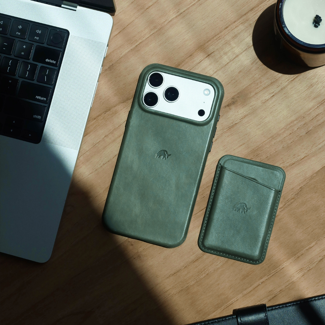 LIMITED EDITION Leather Magnetic Wallet - EVERGREEN