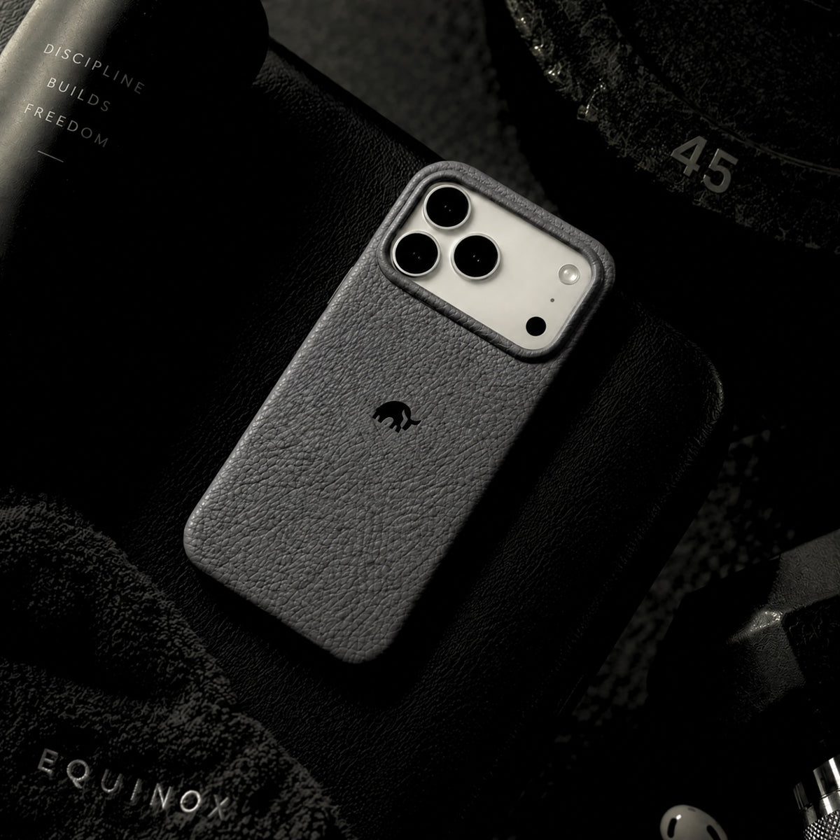 The Performance Leather Case - CARBON