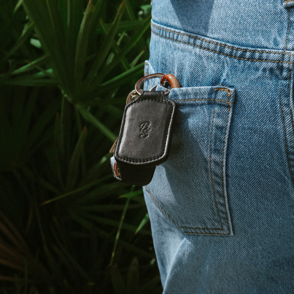 The Trace Trackable Keychain - BLACK