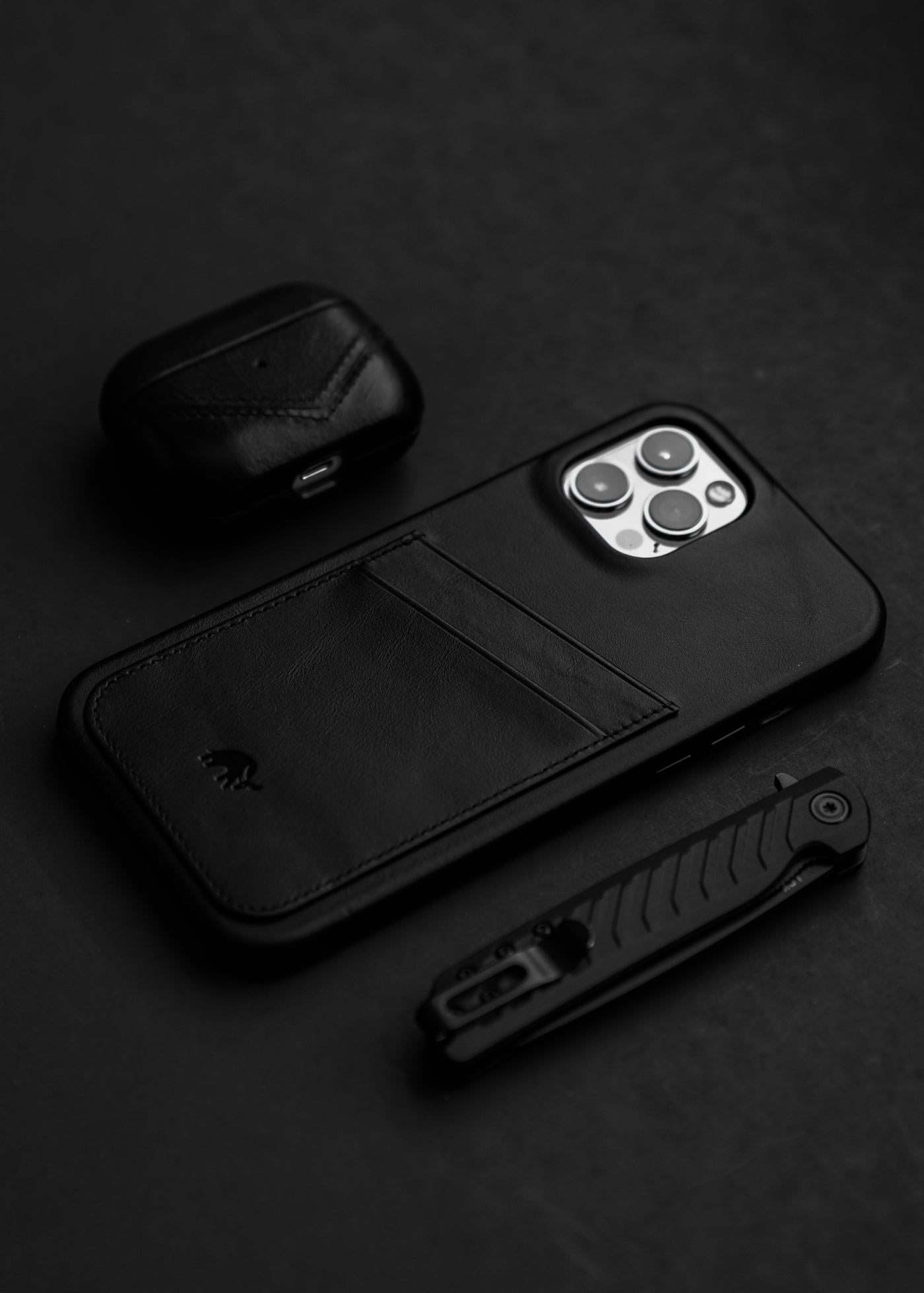 Black Edition - MagSafe iPhone Cases | 14 | Top-Grain Leather iPhone Case from Bullstrap | MagSafe Wallet and Wireless Charging Compatible