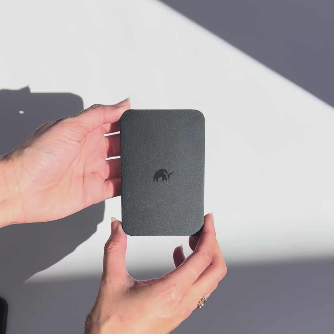 The MagSafe Power Bank – Bullstrap