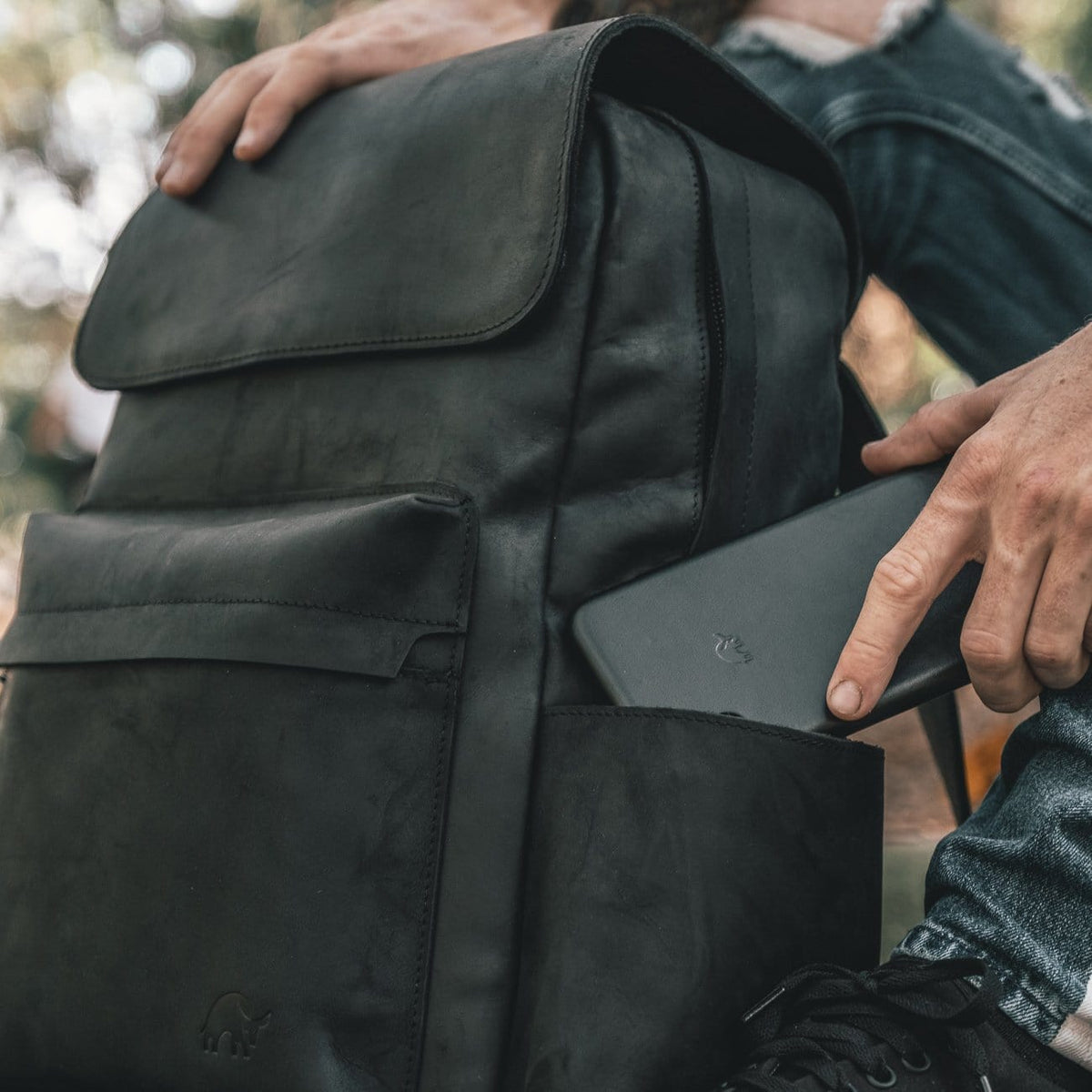 Leather Rugged Backpack - Black Edition