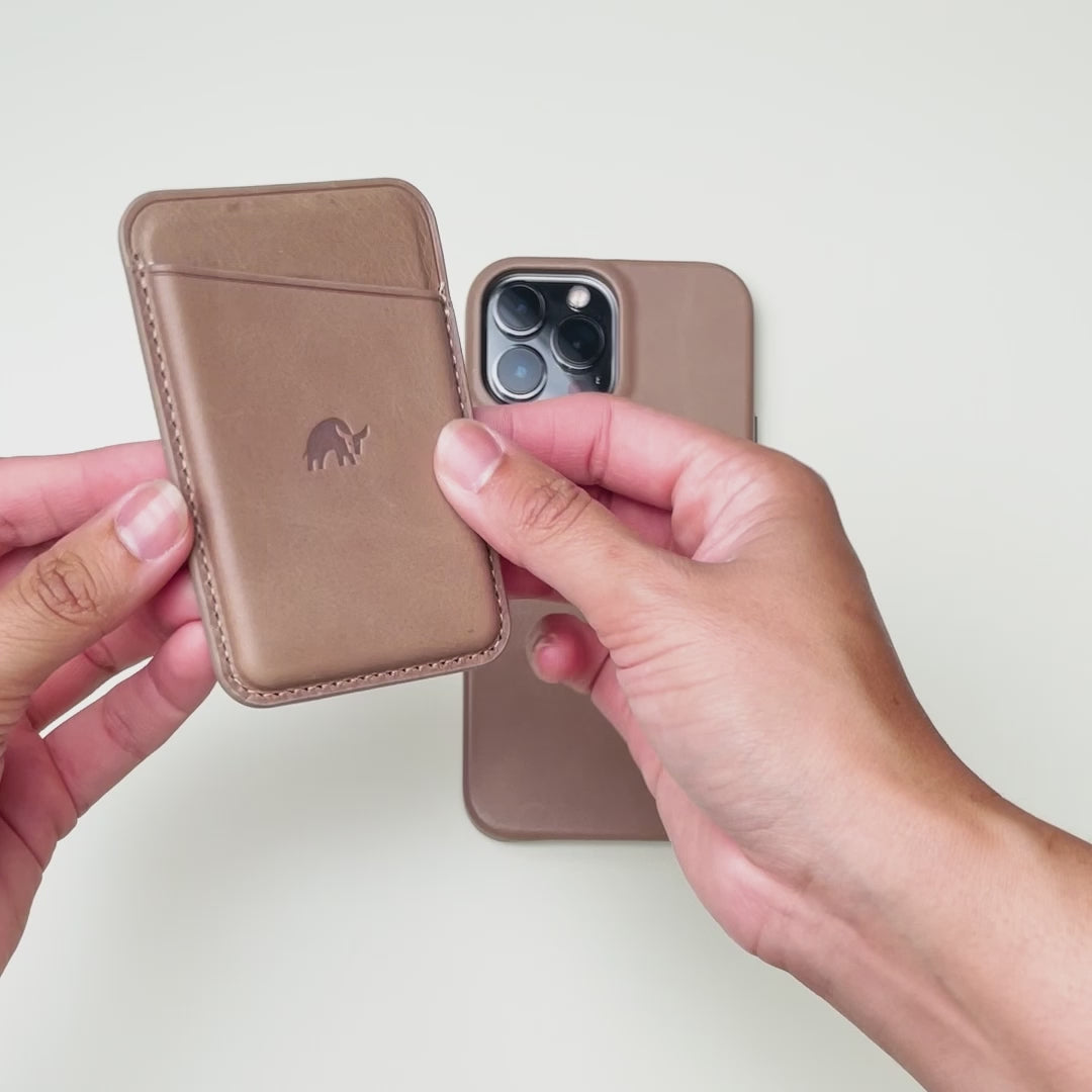 Leather Magnetic Wallet - DUNE