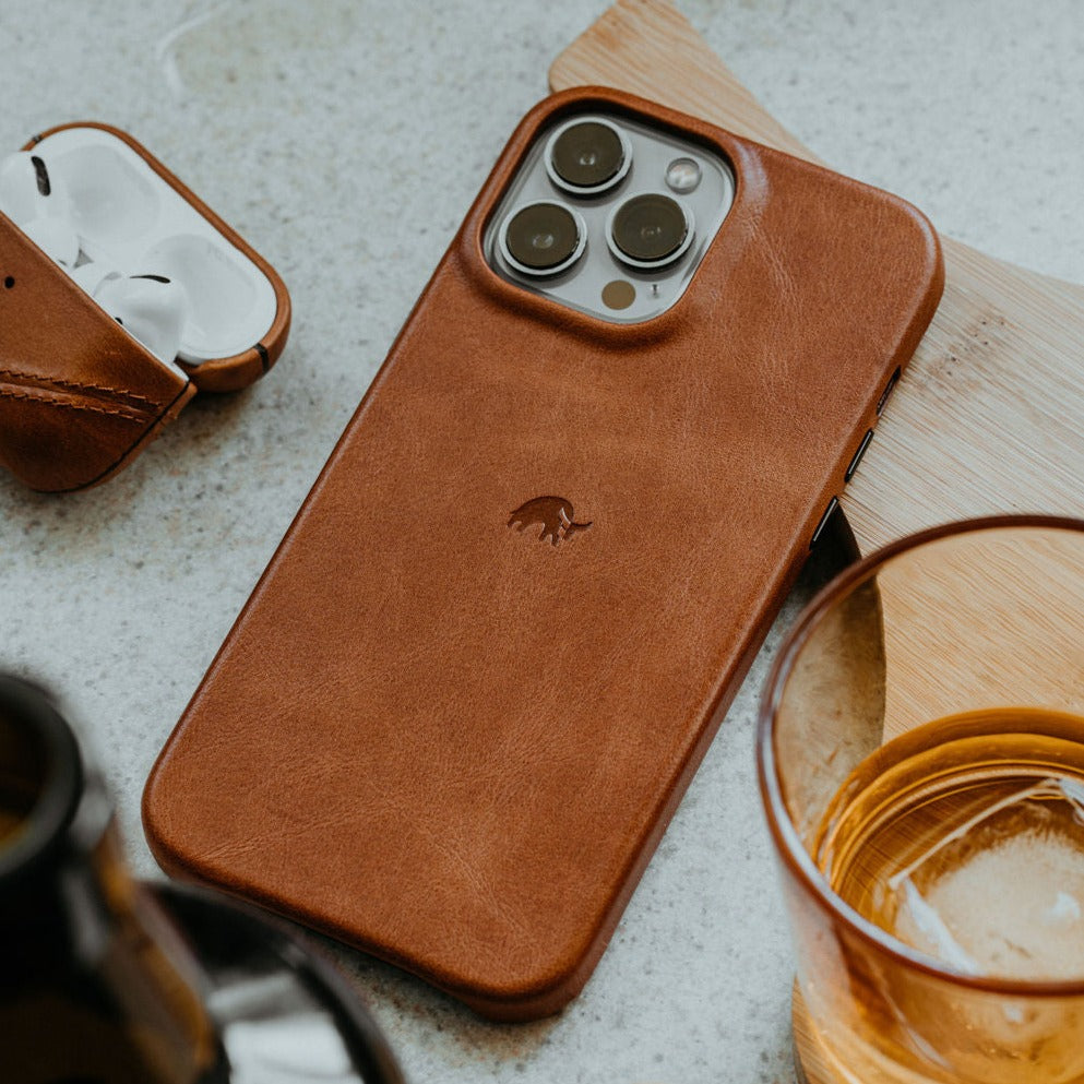 iPhone 13 Pro Max Leather Case | Genuine Leather | BandWerk Germany Munich | Ostrich | Brown Silver